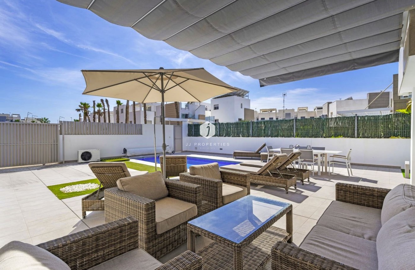 Aus zweiter Hand - Villa -
Guardamar del Segura - Costa Blanca