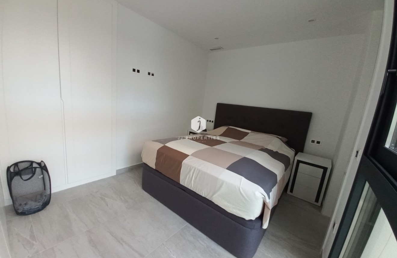 Aus zweiter Hand - Villa -
San Miguel de Salinas - Inland