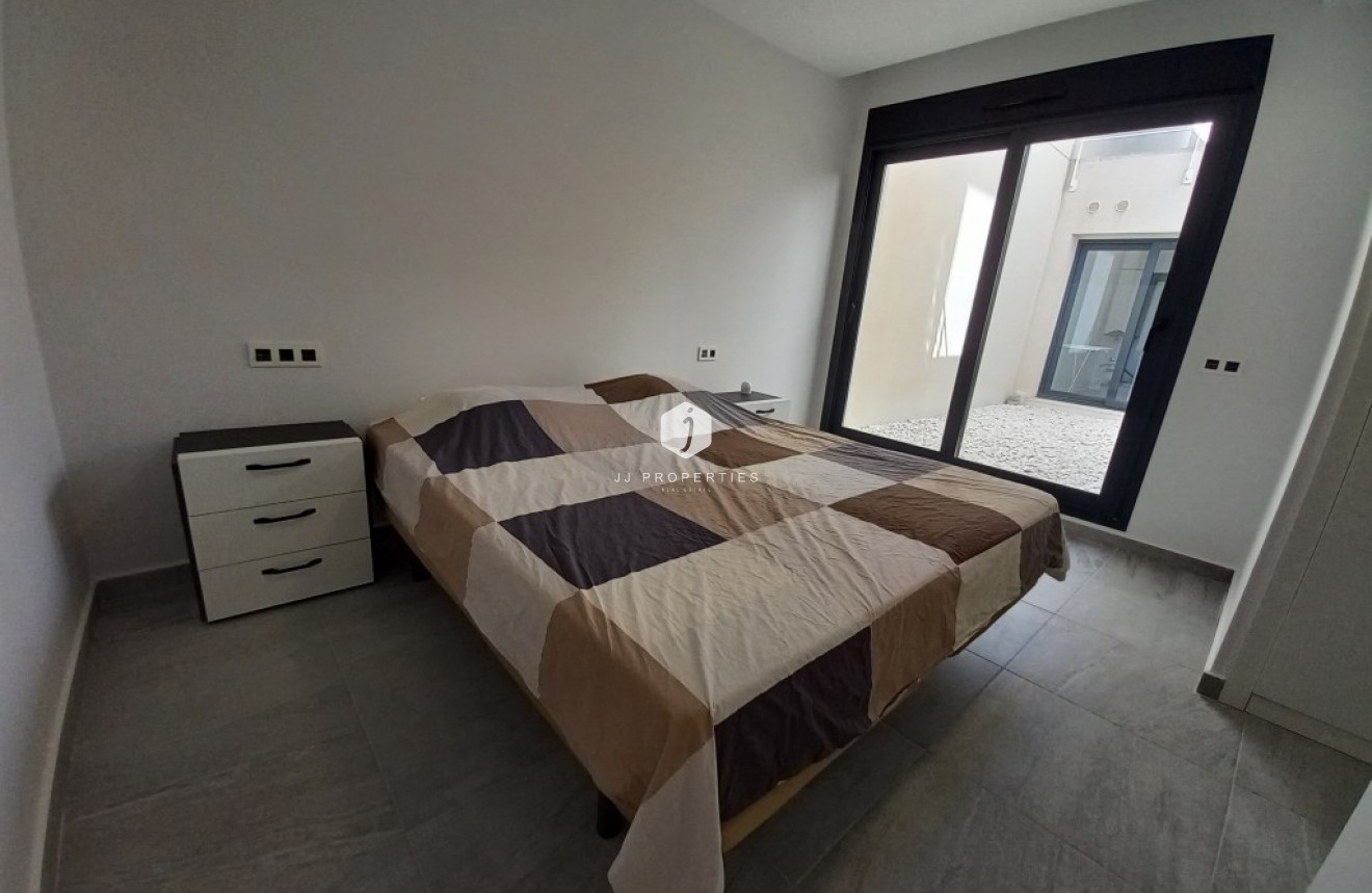 Aus zweiter Hand - Villa -
San Miguel de Salinas - Inland