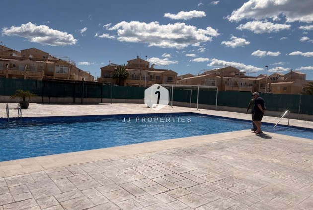 Resale - Chalet -
Torrevieja - La Siesta - El Salado - Torreta