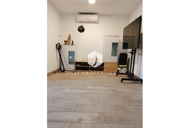 Resale - Chalet -
Torrevieja - La Siesta - El Salado - Torreta