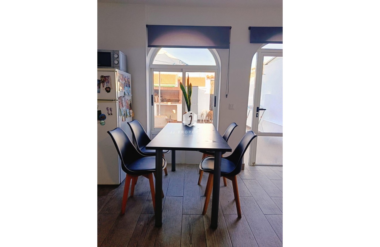 Resale - Chalet -
Torrevieja - La Siesta - El Salado - Torreta