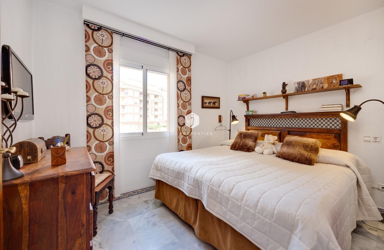 D'occasion - Appartement -
Torrevieja - Playa de los Locos