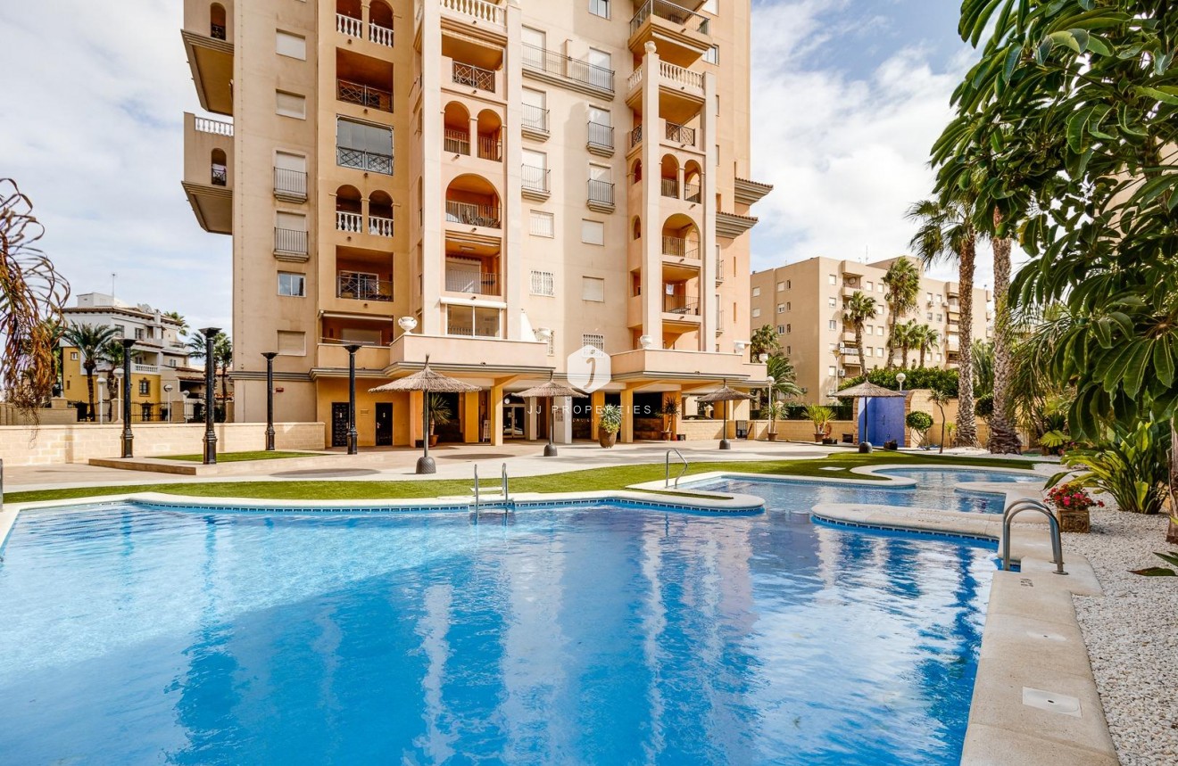 D'occasion - Appartement -
Torrevieja - Playa de los Locos