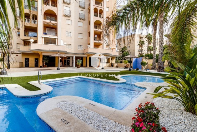 D'occasion - Appartement -
Torrevieja - Playa de los Locos