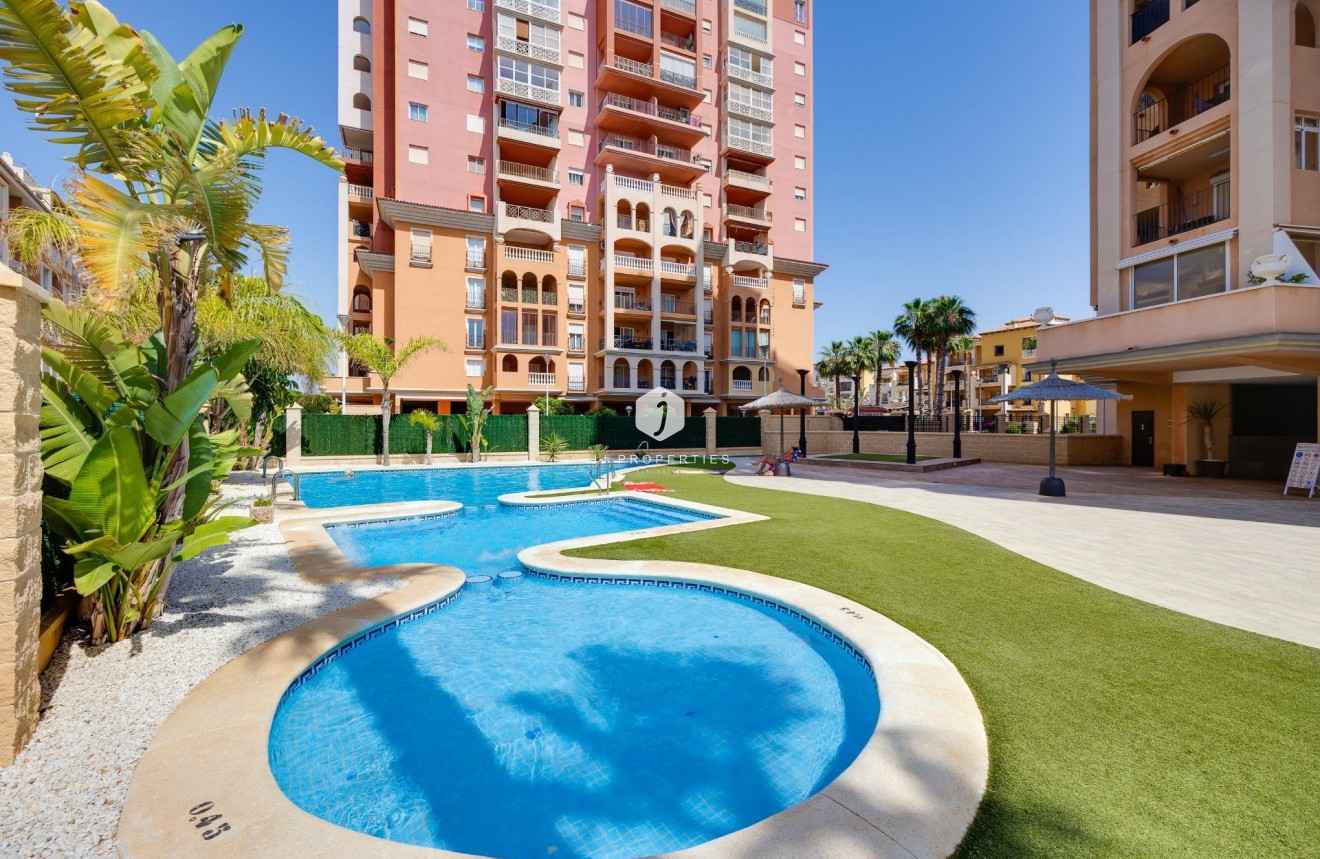 D'occasion - Appartement -
Torrevieja - Playa de los Locos