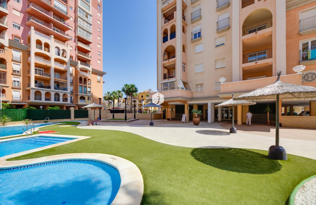 D'occasion - Appartement -
Torrevieja - Playa de los Locos