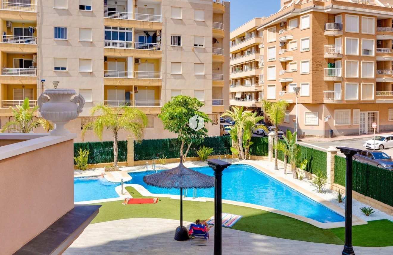 D'occasion - Appartement -
Torrevieja - Playa de los Locos