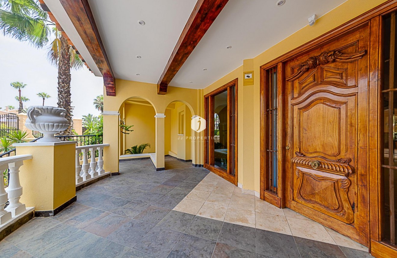 D'occasion - Appartement -
Torrevieja - Playa de los Locos