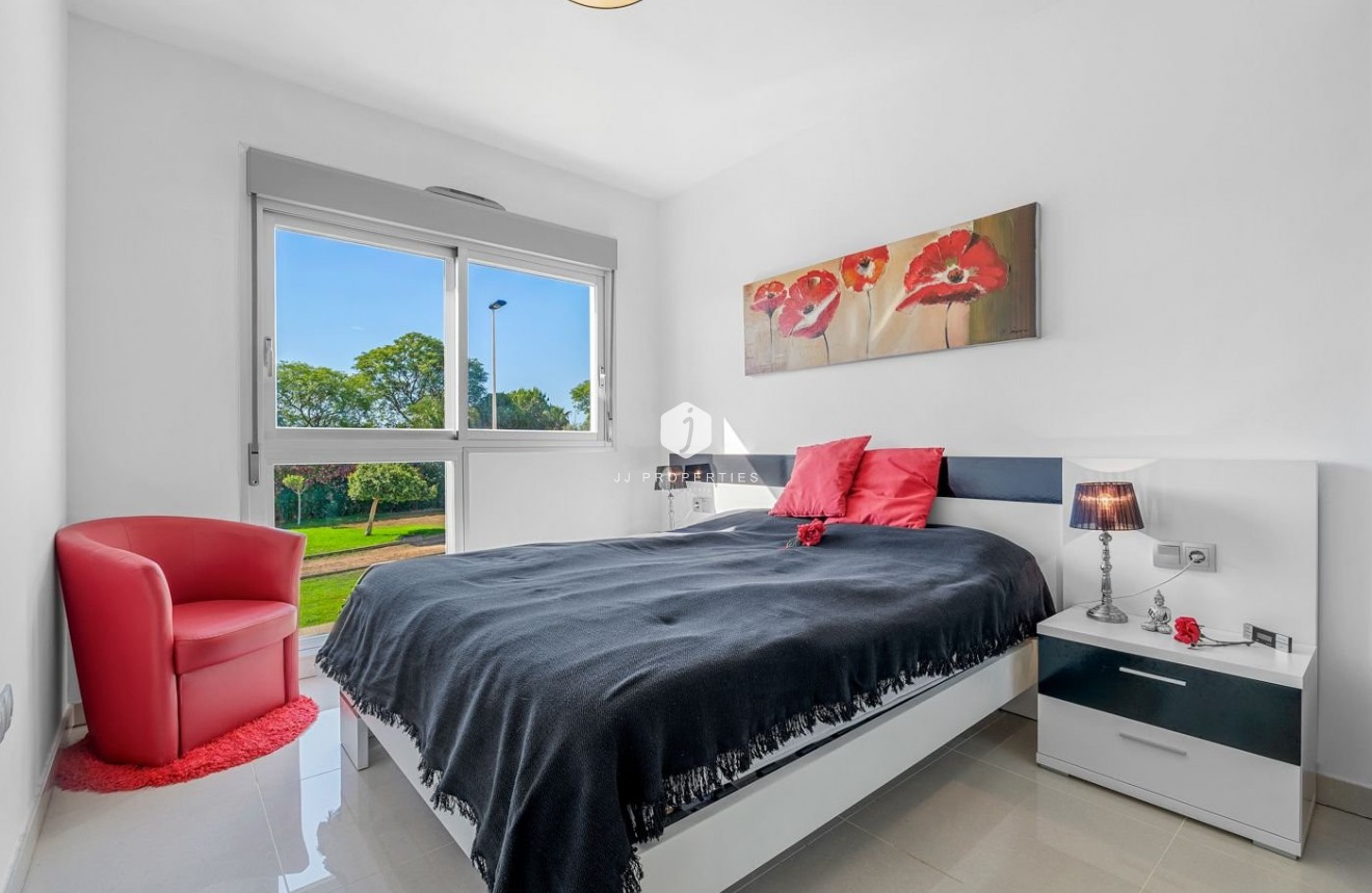 Segunda mano - Bungalow -
Punta Prima - Costa Blanca