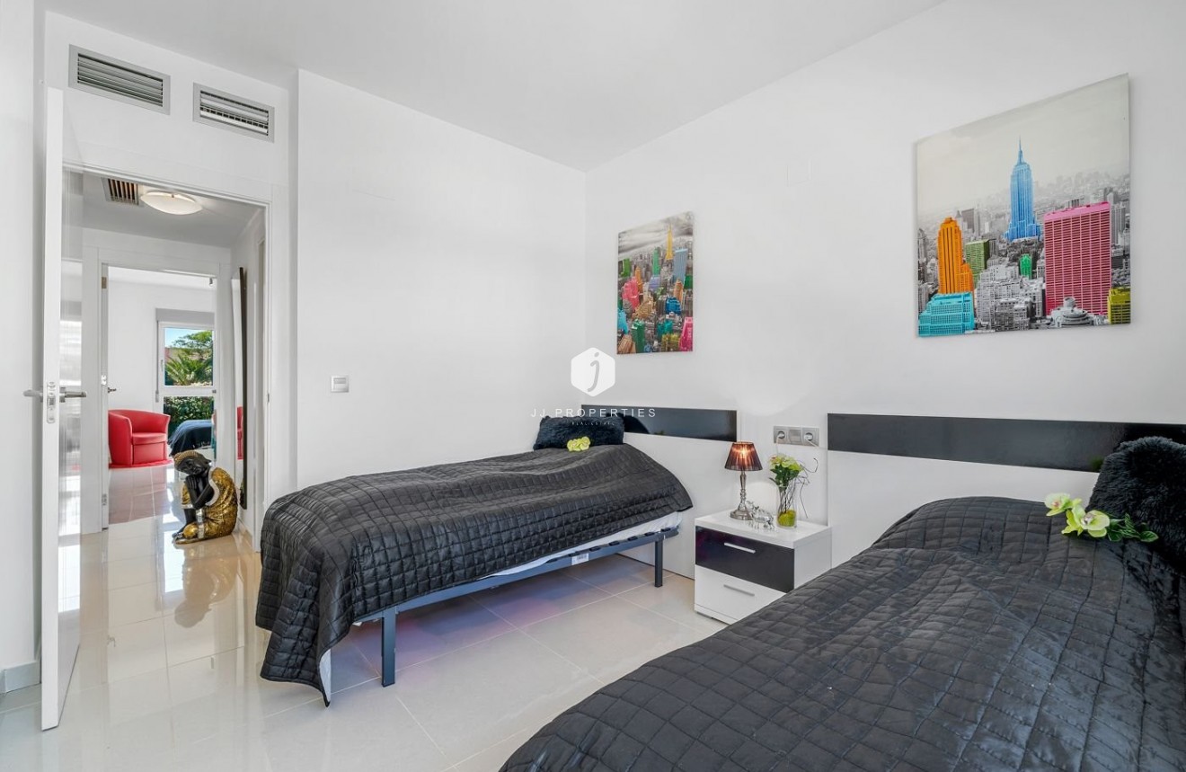 Segunda mano - Bungalow -
Punta Prima - Costa Blanca