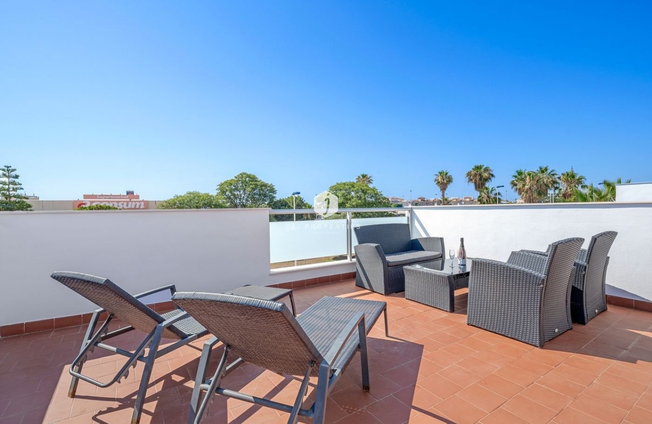 Segunda mano - Bungalow -
Punta Prima - Costa Blanca