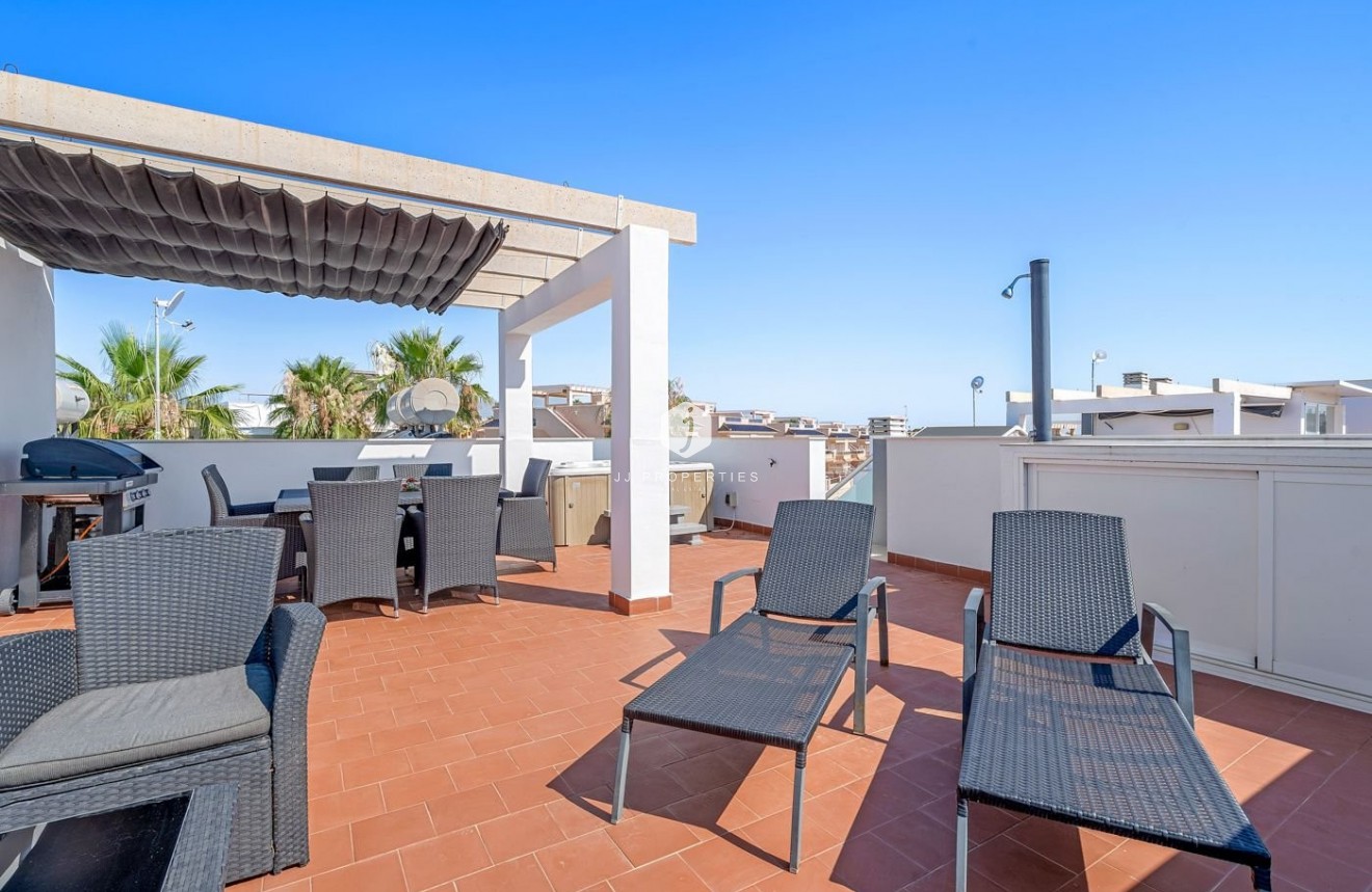 Segunda mano - Bungalow -
Punta Prima - Costa Blanca