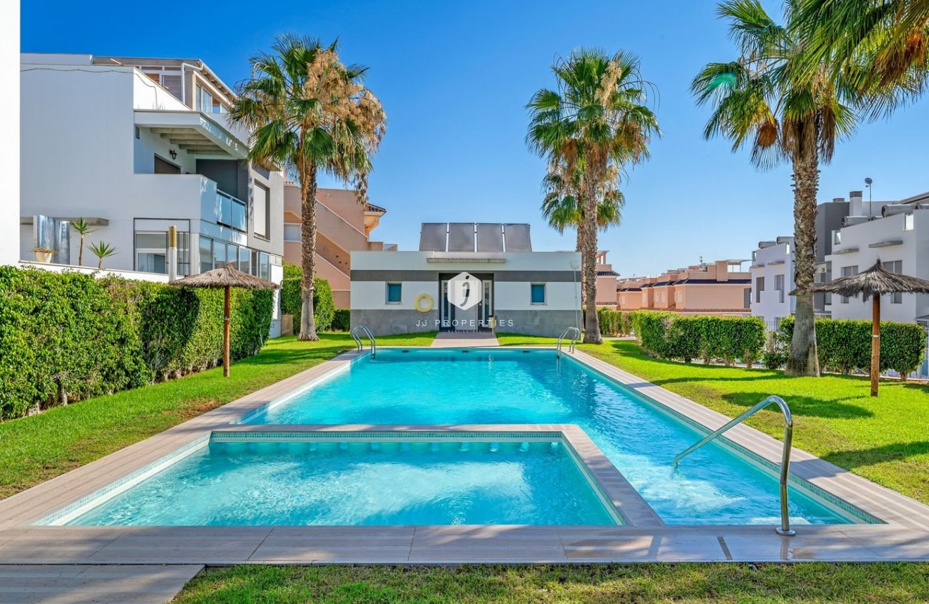 Segunda mano - Bungalow -
Punta Prima - Costa Blanca