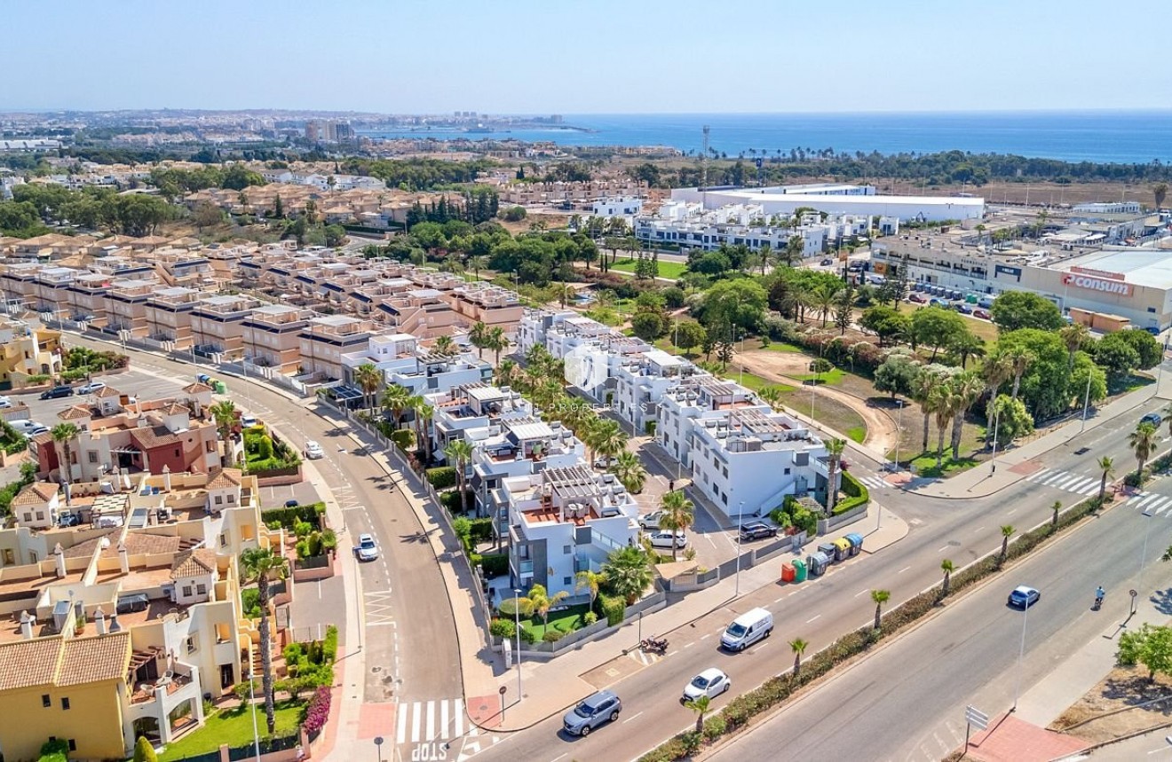 Segunda mano - Bungalow -
Punta Prima - Costa Blanca