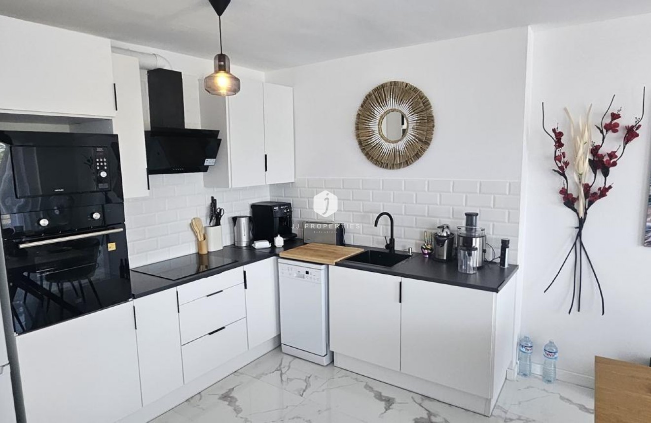 Segunda mano - Apartamento / piso -
Orihuela Costa - Punta Prima