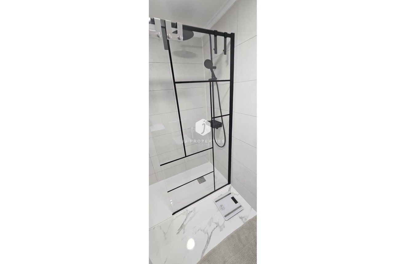 Segunda mano - Apartamento / piso -
Orihuela Costa - Punta Prima