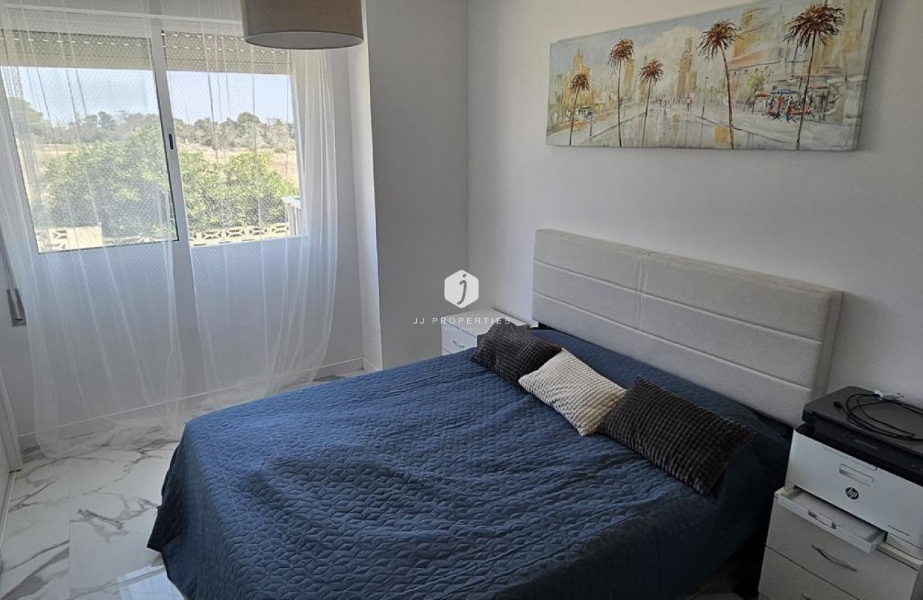 Segunda mano - Apartamento / piso -
Orihuela Costa - Punta Prima