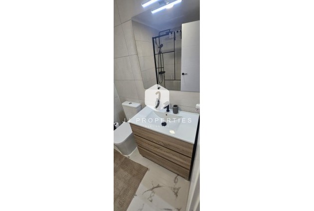 Segunda mano - Apartamento / piso -
Orihuela Costa - Punta Prima