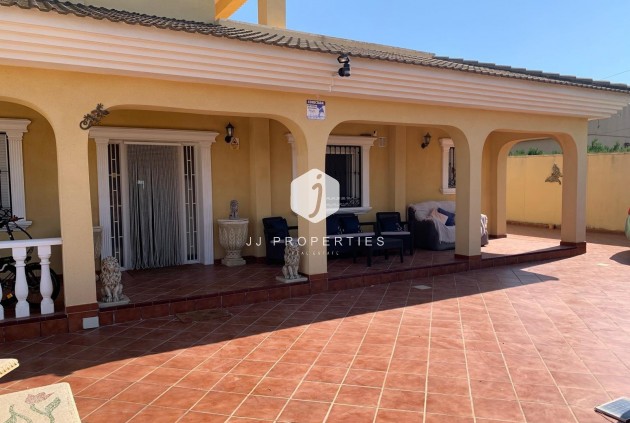 Segunda mano - Villa -
Torrevieja - Los Balcones - Los Altos del Edén