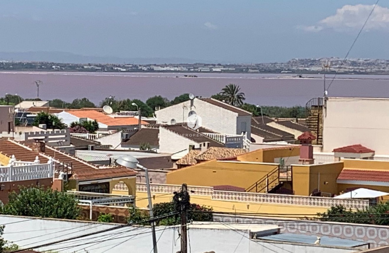 Segunda mano - Villa -
Torrevieja - Los Balcones - Los Altos del Edén