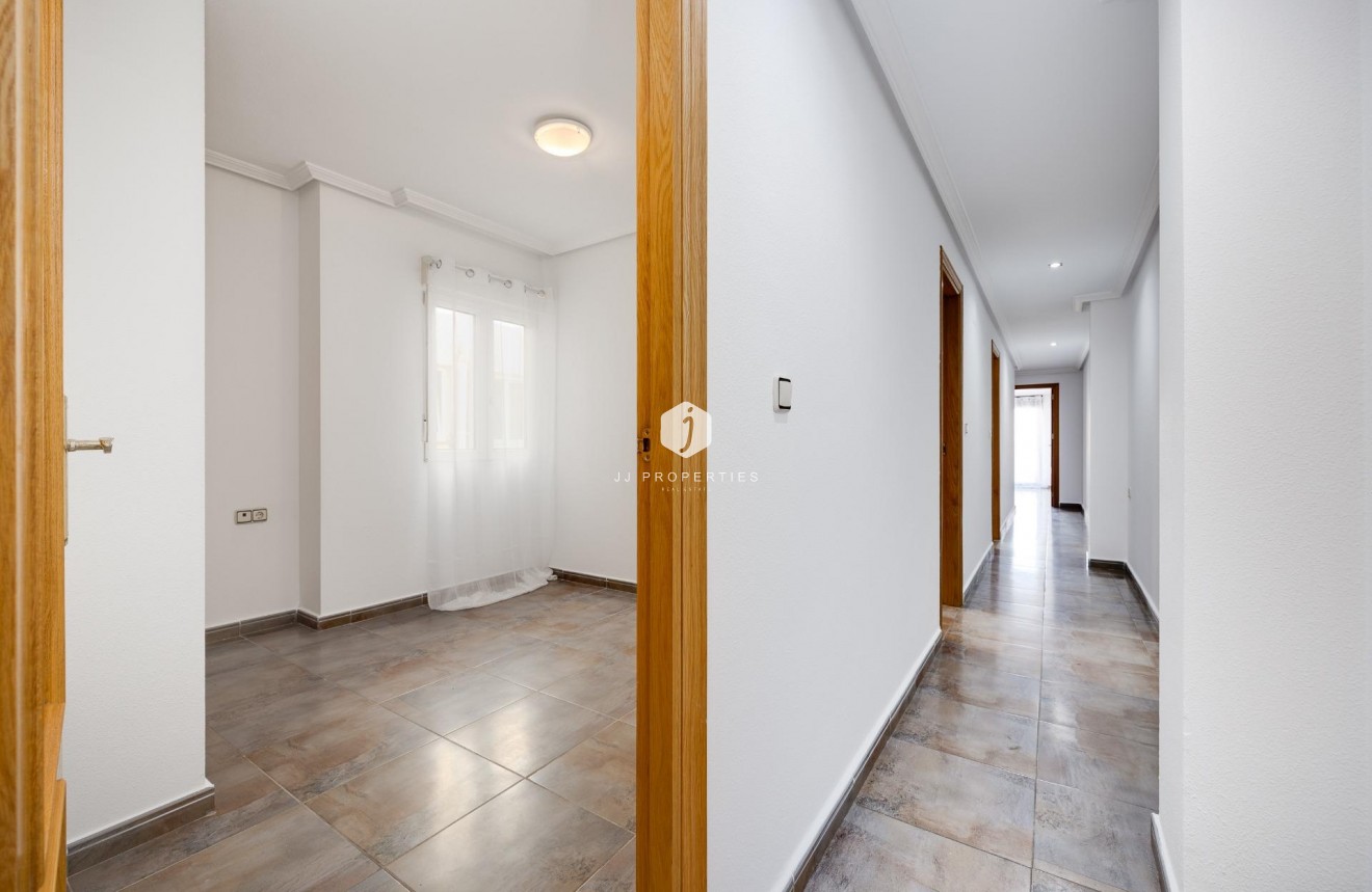 Segunda mano - Ático -
Torrevieja - Centro