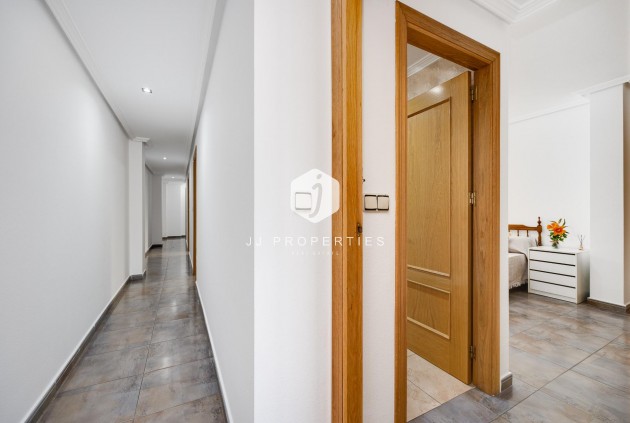 Segunda mano - Ático -
Torrevieja - Centro