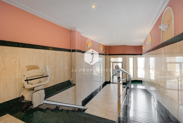 Segunda mano - Apartamento / piso -
Torrevieja - Paseo maritimo