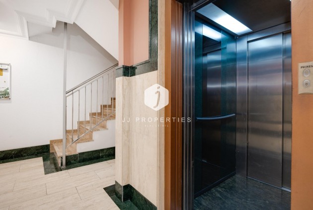 Segunda mano - Apartamento / piso -
Torrevieja - Paseo maritimo