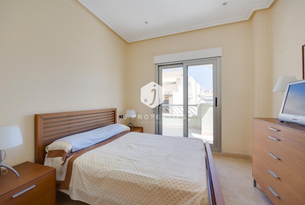 Segunda mano - Apartamento / piso -
Torrevieja - Paseo maritimo
