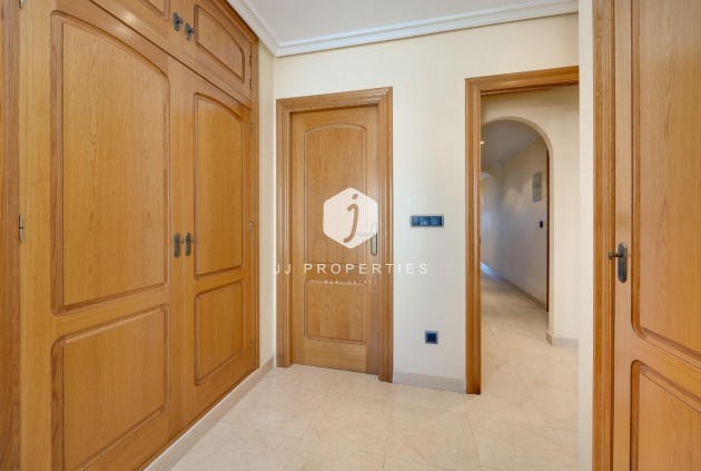 Segunda mano - Apartamento / piso -
Torrevieja - Paseo maritimo