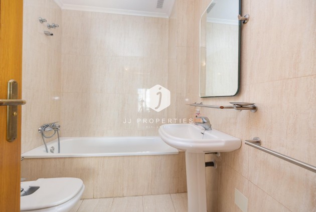 Segunda mano - Apartamento / piso -
Torrevieja - Paseo maritimo