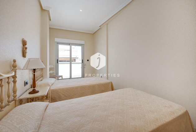 Segunda mano - Apartamento / piso -
Torrevieja - Paseo maritimo