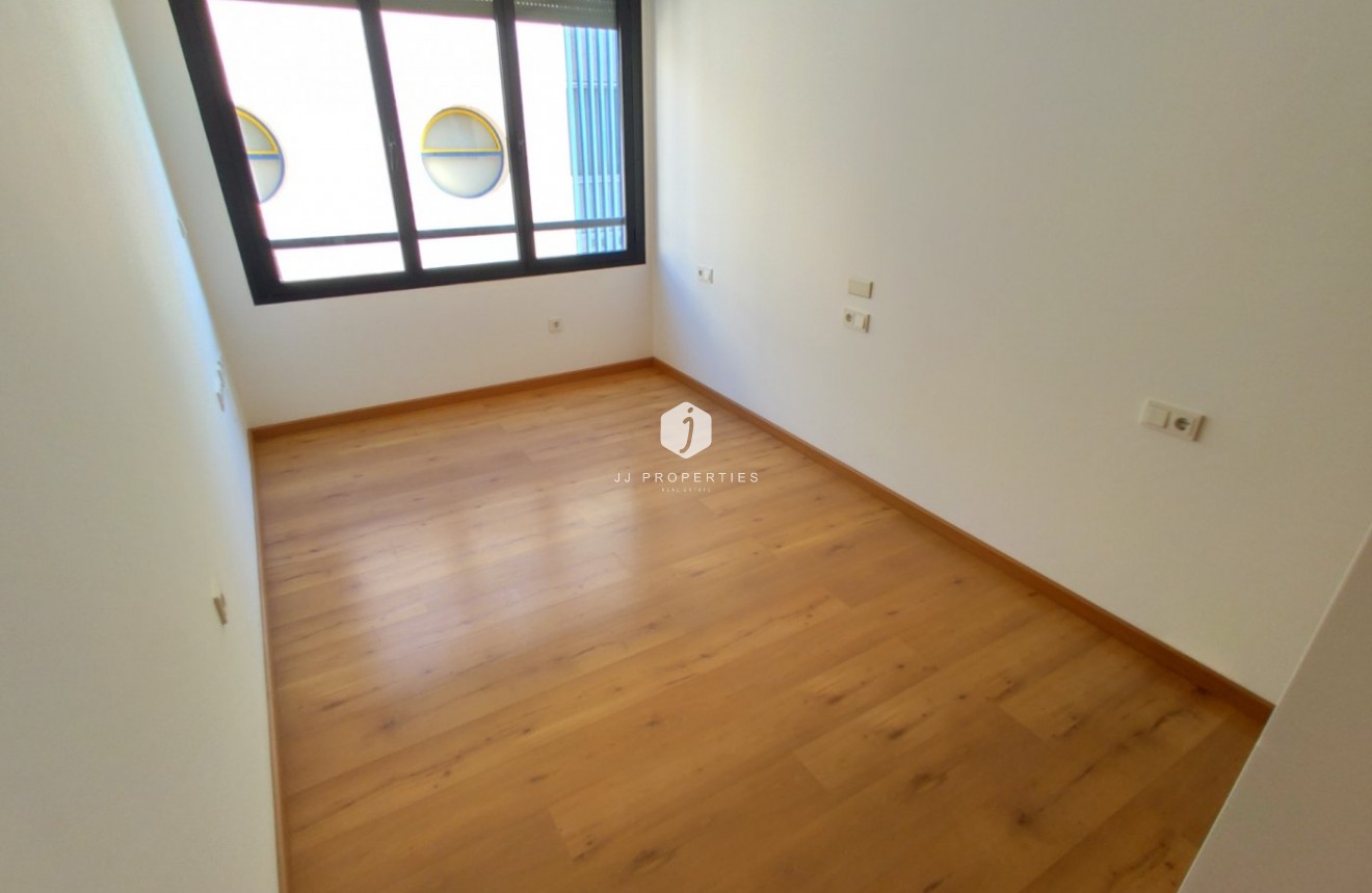 Segunda mano - Apartamento / piso -
Torrevieja - Puerto