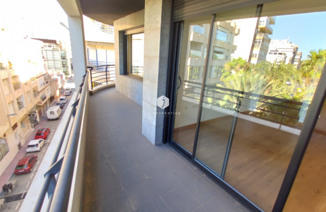 Segunda mano - Apartamento / piso -
Torrevieja - Puerto