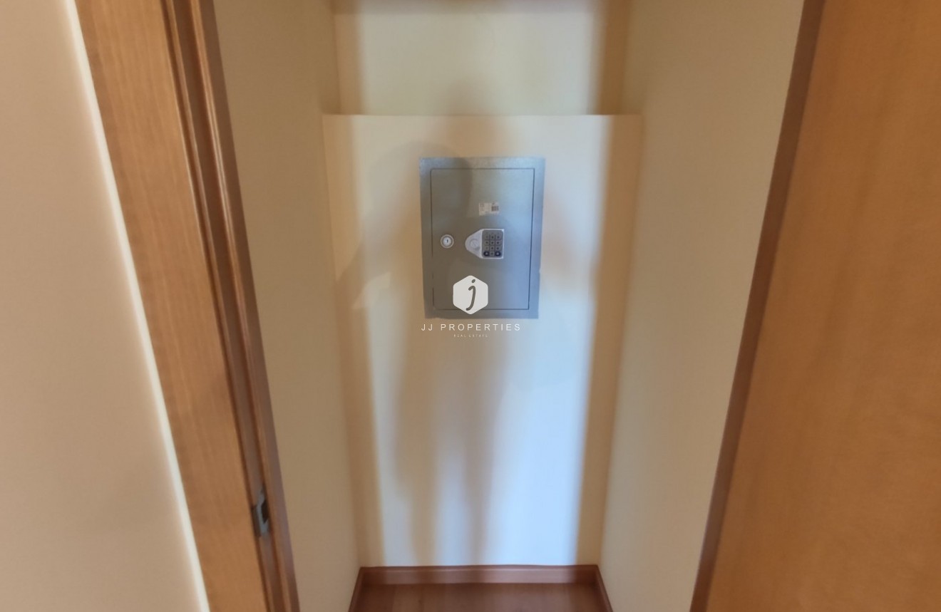 Segunda mano - Apartamento / piso -
Torrevieja - Puerto