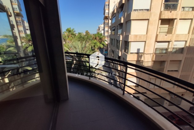 Segunda mano - Apartamento / piso -
Torrevieja - Puerto