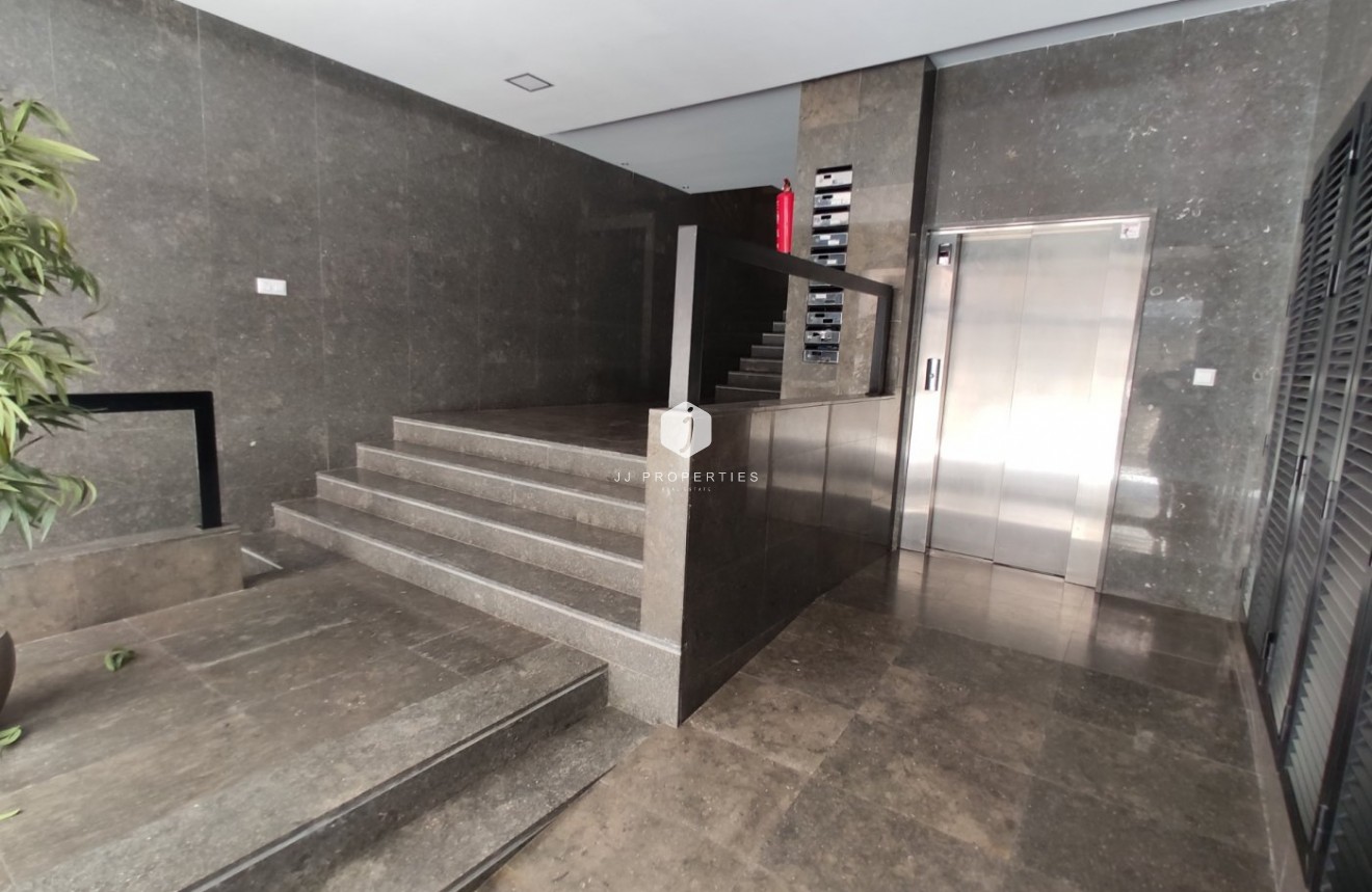 Segunda mano - Apartamento / piso -
Torrevieja - Puerto