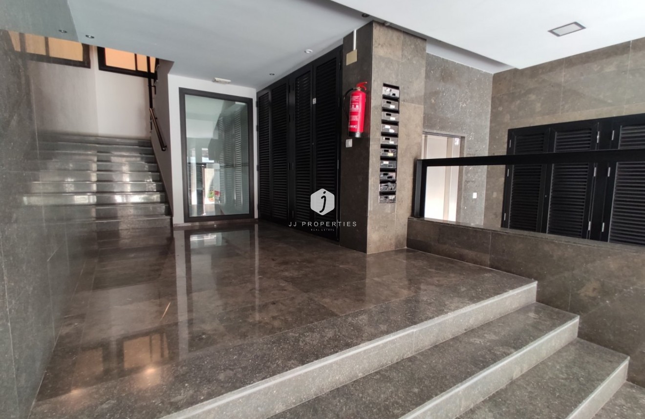 Segunda mano - Apartamento / piso -
Torrevieja - Puerto