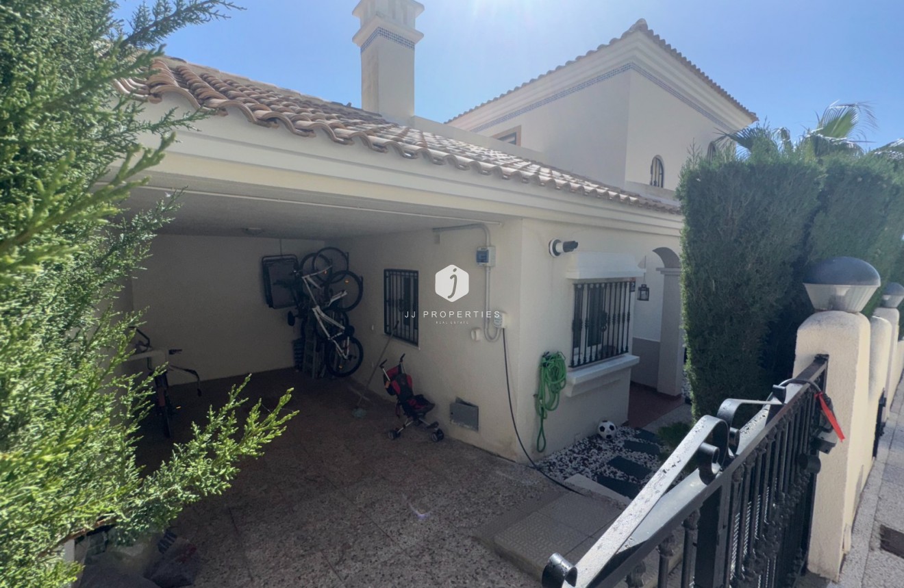 Aus zweiter Hand - Villa -
Orihuela Costa - Costa Blanca