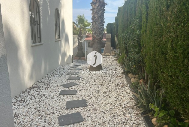 Aus zweiter Hand - Villa -
Orihuela Costa - Costa Blanca