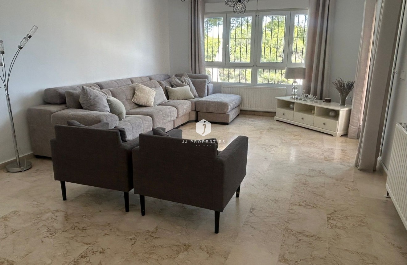 Aus zweiter Hand - Villa -
Orihuela Costa - Costa Blanca