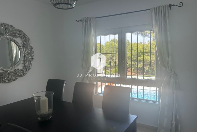 Aus zweiter Hand - Villa -
Orihuela Costa - Costa Blanca