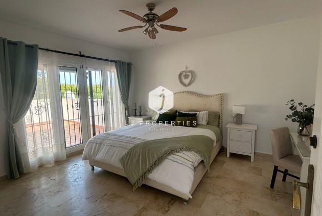 Aus zweiter Hand - Villa -
Orihuela Costa - Costa Blanca