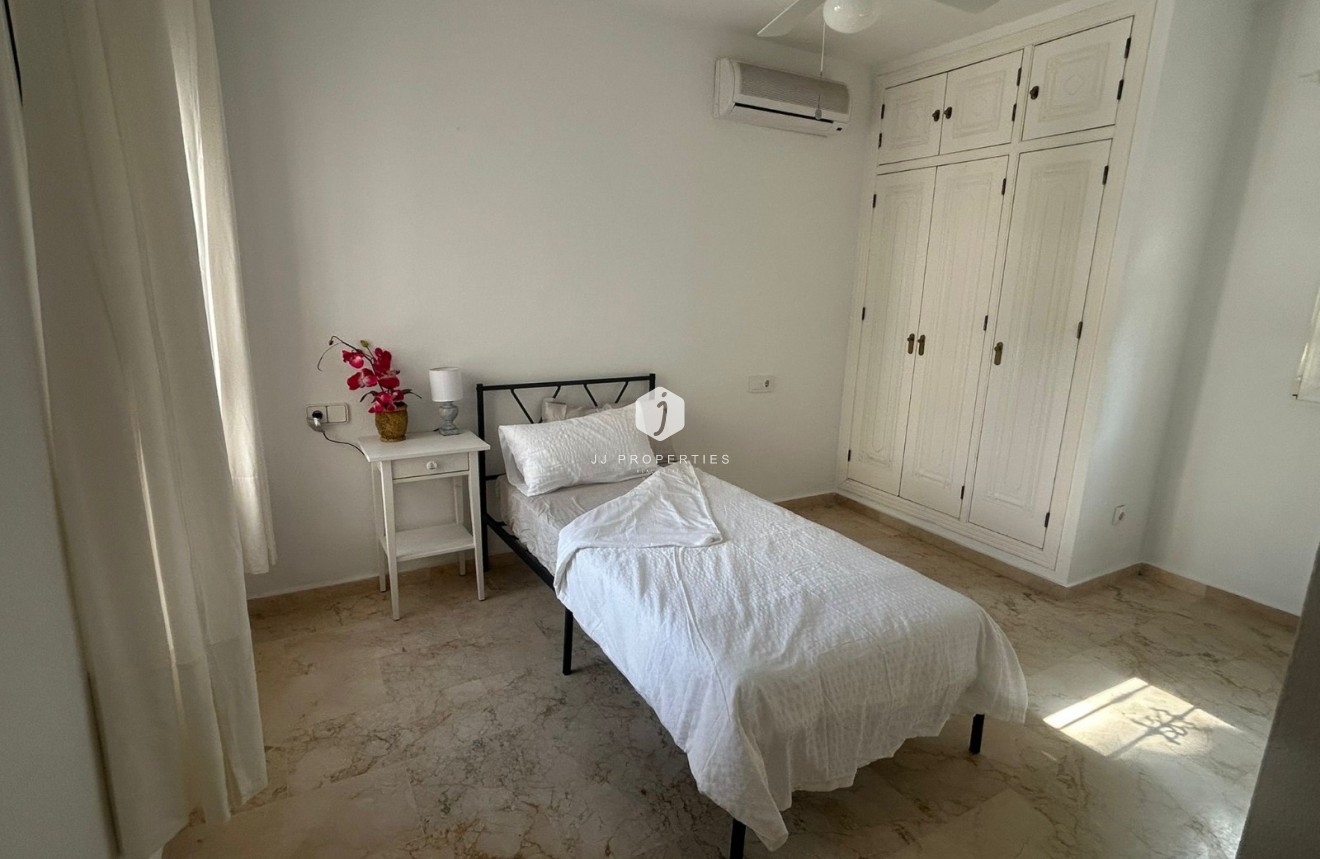 Aus zweiter Hand - Villa -
Orihuela Costa - Costa Blanca