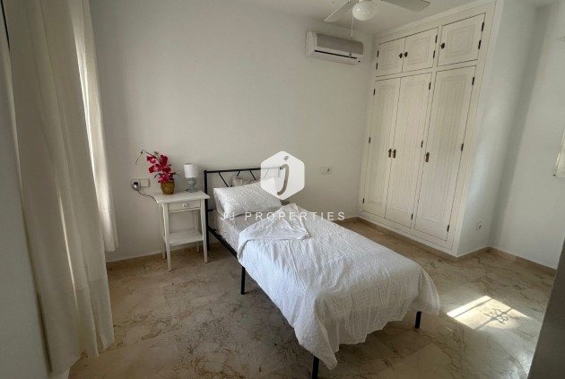 Aus zweiter Hand - Villa -
Orihuela Costa - Costa Blanca