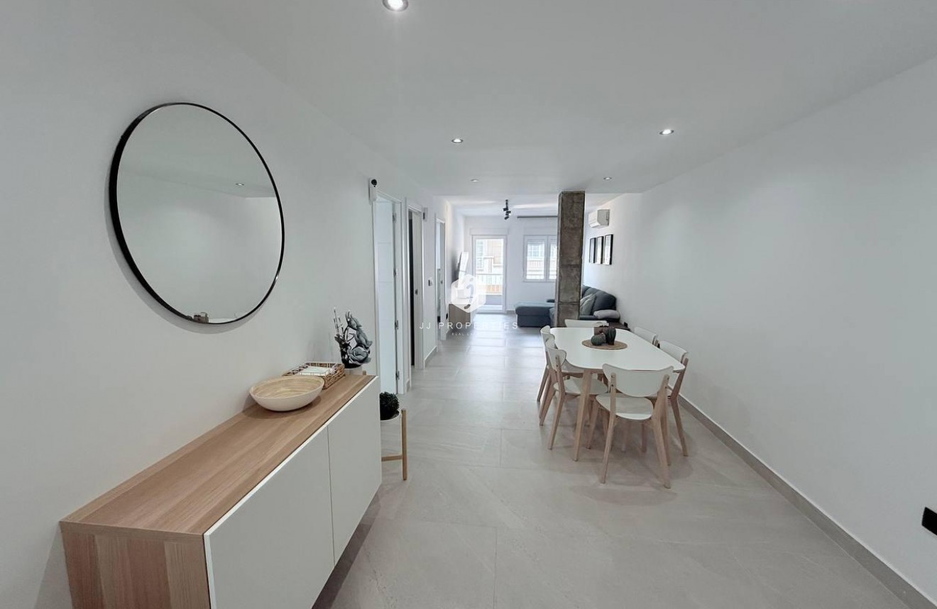 Segunda mano - Apartamento / piso -
Torrevieja - La Mata