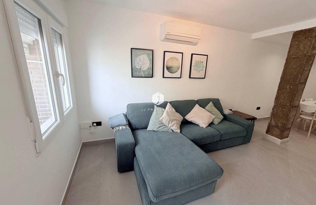 Segunda mano - Apartamento / piso -
Torrevieja - La Mata