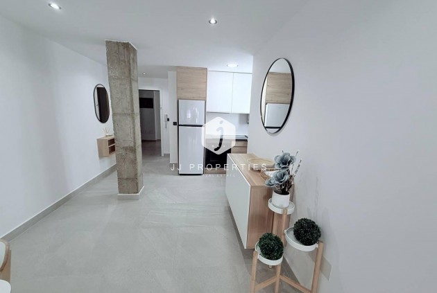 Segunda mano - Apartamento / piso -
Torrevieja - La Mata