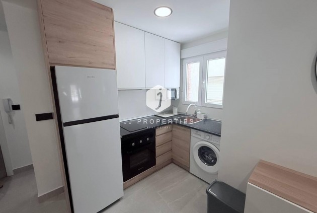 Segunda mano - Apartamento / piso -
Torrevieja - La Mata